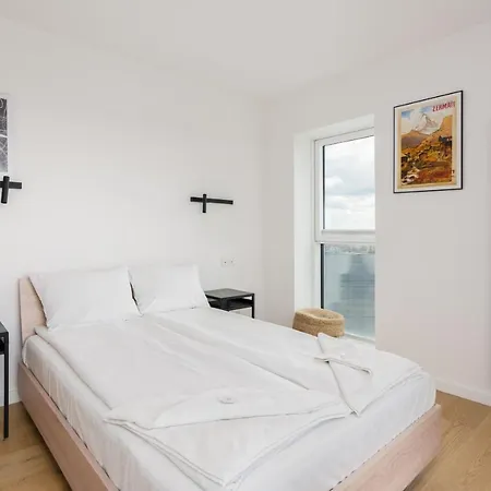 Apartman 14th Floor City Center View Towarowa 37 By Renters Poznań